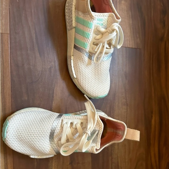 Adidas Cream and Mint Sneakers - Picture 3 of 10